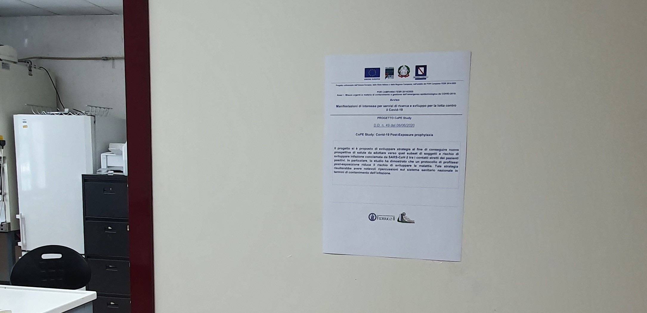Poster del progetto all'interno del laboratorio